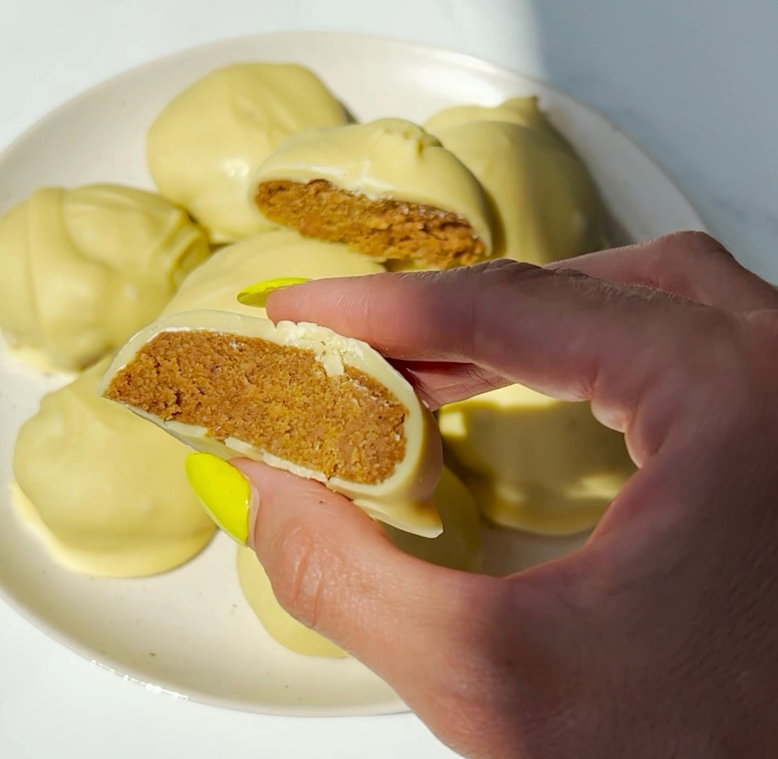 Keto Dreamland: White Chocolate Pistachio Almond Butter Cookies